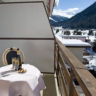 Ξενοδοχείο Cresta 3*