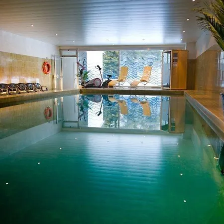 Cresta 3* Νταβός